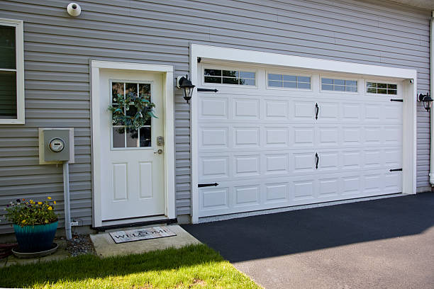 24/7 Emergency Garage Door Installation experts in Moyie Springs, ID